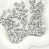 Cuentas de acrílico con letras del alfabeto inglés cuadradas plata antigua DIY pulsera de cuentas hecha a mano collar accesorios de joyería material