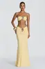 Traje de baño de una pieza con cuello halter, escote en V pronunciado, decoración metálica y diseño calado, conjunto de dos piezas con falda larga de malla trenzada para cubrir
