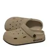 Zapatos Croc para Hombre Verano 2025 Nuevo Eva Antideslizante Suela Gruesa Antiolor Resistente al Desgaste Ropa Exterior Sandalias y Pantuflas para Hombre al Por Mayor