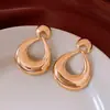 Brincos Geométricos de Prata Estilo Retrô Europeu e Americano, Tarraxas Exageradas Simples e Modernas, Acessórios de Orelha Únicos e da Moda, Atacado de Nicho