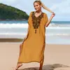 Novo Vestido Longo Bordado Amarelo Gengibre de Viscose Saída de Praia Férias na Beira-Mar Proteção Solar Vestido Longo Roupa de Banho Biquíni Roupa de Fora para Mulheres