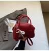 Bolso de mujer de primavera 2025, diseño de nicho de moda, informal, sencillo, pequeño, cuadrado, bolso de mano, bandolera de hombro.
