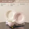Conjunto de Tigela e Prato Estilo Morango com Creme Colorido Sob Esmalte Embossado Cerâmica de Alto Valor para Uso Doméstico Tigelas e Pratos Presente de Inauguração