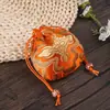Bolsa de Brocado Rojo Estilo Chino al por Mayor Carácter Fu Cordón Boda Festiva Bolsa de Dulces Empaque de Joyería Bolsa de la Suerte