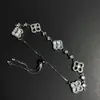 2026 Nuevo Pulsera de Flor de Cuatro Pétalos de Alta Gama para Mujer, Lujo Accesible, Súper Flash Ins, Simple Elegante, Mejor Regalo de Cumpleaños para Amiga