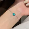 Pendientes Colgantes en Forma de Corazón de Lujo Ligero Transfronterizos, Pulsera, Collar, Cadena para Clavícula de Temperamento de Nicho Estilo Diseñador, Conjunto de Joyería Versátil