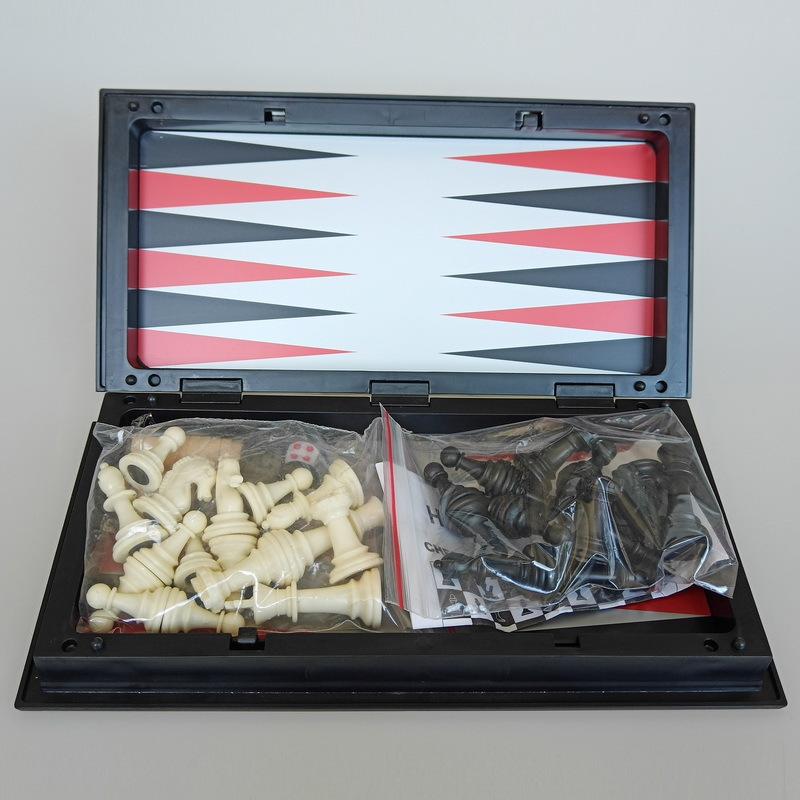 国际象棋,象棋,象棋带磁,国际象棋带棋盘,可折叠棋盘国际象棋,便携国际象棋,初学者国际象棋,磁性国际象棋,小号国际象棋,中号国际象棋,大号国际象棋,跳棋,围棋,飞机棋,西洋双陆棋,国际象棋3合1,铁盒国际象棋,金属盒国际象棋,马口铁盒国际象棋 .jpg