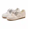 Zapatillas Blancas de Moda con Pedrería para Mujer, Nuevas de Otoño 2026 Zapatos Casuales para Exteriores, Ligeros Cómodos Versátiles de Punta Redonda Zapatos de Entrenamiento Alemanes