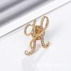 Broche de Letra 2024 Inglês Pequeno Titânio Broche de Pino com Strass Pino de Colar Acessórios de Vestuário Feminino Tendência Ins Colar