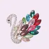 Broche elegante de cisne de alta qualidade alta qualidade alta qualidade senso nicho Xiaoxiang corsage vintage estilo coreano pino anti-exposição roupa