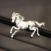 Sun Cloud novo personalizado Zodíaco de três cores broche de cavalo pingando cavalo pin acessórios de animais homens e mulheres