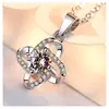 Venta caliente en vivo collar de moissanita simulada de 2 quilates cadena para clavícula de mujer ocho corazones ocho flechas colgante de circonita cúbica joyería