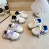Zapatillas de entrenamiento retro alemanas con bloques de color para niños, modelo primavera/otoño 2026, zapatillas de malla de suela gruesa para niñas, transpirables, para exteriores, estilo papá