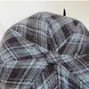 Chapéu de outono e inverno, xadrez de lã, estilo britânico retrô, chapéu octogonal feminino, boina estilosa e versátil que faz o rosto parecer menor