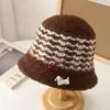 Al por mayor 25 Años Otoño e Invierno Nuevo Sombrero de Pescador Tejido Tela Perro Lazo Mujer Espesado Dulce Protección Auditiva Sombrero de Cubo Sombrero de Cuenca