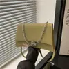 Bolsa Nicho com Letras Estilo Francês Novo Modelo 2026 Bolsa Transversal com Corrente Fashion Bolsa de Ombro Único com Textura Retrô Bolsa de Axila Bolsa Feminina