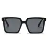 Gafas de Sol Estilo Nuevo 2026 con Montura Grande de Una Sola Pieza, Tachuelas Metálicas Verticales, Protección UV, Gafas de Sol de Moda con Envío Gratis C