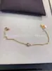 Colar Pequeno Ufo V-Gold de Alta Qualidade em Ouro Rosé, Corrente Versátil e Exquisita, Esculpido Finamente em CNC, Colar de Ouro 18K