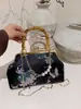 Nova Bolsa de Jantar Bordada Estilo Chinês Estilo Nacional 2025 Nova Bolsa Transversal com Corrente de Pérolas Bolsinha Retrô de Nicho Bolsa Dourada