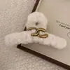 Presilha de Cabelo de Pelúcia em Formato de Coração para Outono e Inverno, Presilha Grande Fofa Estilo Coreano para Mulheres, Adequada para Penteados Updos, Presilha de Tubarão