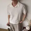Verão 2026 Novas Camisas Casuais Masculinas Tricô de Cor Sólida Gola V Manga Curta Estilo Old Money Camisa Polo Respirável