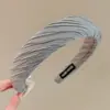 Diadema Nueva Retro 2026 Hace que la Cara se Vea Más Pequeña Diadema Elegante para Mujeres Ilumina la Piel No Aprieta la Cabeza Estilo Perezoso Pinzas para el Cabello Accesorios para el Cabello Mayoreo