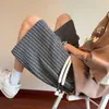 Shorts Listrados Preto e Branco Estilo Chanel para Homens, Calça Casual de Verão de Perna Reta de Comprimento Médio, Calça de Veludo de Algodão Europeu Cinco Pontos Solta e Confortável