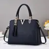 Bolso versátil para mujer 2023 nuevo bolso de regalo de boda elegante de lujo ligero bolso de hombro cruzado rojo para novia