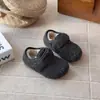 Sapatos de Bebê Estilo Coreano 2026 Inverno Tecido de Lã Infantil Peles Sapatos Birken Unissex Versátil Solado Macio Mocassins