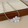 Colar Francês Elegante Doce Flor Branca Moda Corrente de Clavícula Açúcar Cristal Nicho Luxo Leve Gargantilha Corrente de Pescoço