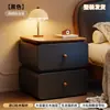 Mesita de Noche Negra Estilo Antiguo, Madera Maciza, para Uso Doméstico en el Dormitorio, Nuevo Modelo 2026, Lujo Ligero, Sensación de Alta Gama, Pequeño Armario de Almacenamiento para Mesita de Noche