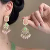 Collar Colgante Vintage Estilo Mediados de Siglo con Perlas Verdes y Borla Rosa para Mujer, Estilo Palacio de Lujo Ligero, Accesorio de Cadena de Clavícula de Alta Gama