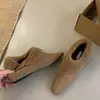 Sapatos de pele com aumento de altura femininos 2026 novo estilo inverno com forro de veludo estampa de leopardo calçados externos bico quadrado pequeno retrô versátil quentes sapatos de algodão