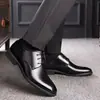 Adornos de Habitación Modelo Zapatos Zapatos de Cuero para Hombre Armario Gabinete Vestidor Fondo de Exhibición Accesorios Zapatero para Hombre