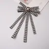 Envío gratis XXIV modelo nuevo lazo de encaje negro estilo princesa broche de lazo corsage nueva ropa para mujer