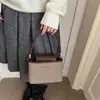 Otoño 2026 Moda de Nicho Diseño Versátil Ligero Simple Moderno Elegante Bolso de Mano Bolso de Hombro Al por Mayor