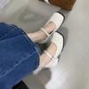 Zapatos de tacón grueso de una sola capa estilo retro francés de punta cuadrada para la noche para mujer, nuevos de alta gama con hebilla de una palabra, Otoño e Invierno 2024