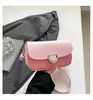 Bolso de Mujer con Textura Retro de Nicho 2025 Nueva Moda Costuras de Color Contrastante Bolso Cuadrado Pequeño Bolso de Hombro Cruzado Simple