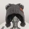 Bonito gorro de punto para otoño e invierno con un pequeño adorno de oso y pompón, hecho de felpa tipo oso de peluche, versátil, cálido y cubreorejas, haciendo que tu cara se vea más pequeña