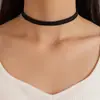 Gargantilha Choker de Veludo Preto Transfronteiriça, Colar Corrente Clavícula Choker em Forma de Coração, Gargantilha Curta com Pingente de Cruz