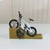 Chaveiro dedo bicicleta dedo skate bicicleta oito chaveiro fecho lagosta joias brinquedos transfronteiriços