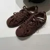 Couro macio, sapatos casuais confortáveis para mulheres, nova coleção de outono 2026, versátil, estiloso, respirável, com cadarço, estilo de treino alemão