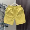 Verano nuevo estilo secado rápido holgados casuales modernos finos perforados para hombre moda deportiva transpirables shorts para exteriores, cómodos