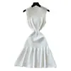 Vestido de Tricô Sem Mangas Plissado Estilo Coreano para o Trabalho de Verão para Mulheres Cintura Vazada Ajustada Saia Evasê Rosa Saia Elegante de Verão
