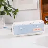 Estuche de lápices azul y blanco con lunares estilo sal, alto atractivo estético para estudiantes, bolsa de almacenamiento de gran capacidad, bolsa de papelería patchwork de estrella-mousse