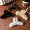 Presilha de Cabelo de Pelúcia de Alta Qualidade para Mulheres, Nova Grande Presilha de Tubarão para o Outono e Inverno de 2026 para a Parte de Trás da Cabeça, Presilha de Cabelo Peluda, Acessório de Cabelo