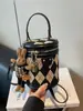 Bolso Cilíndrico Transfronterizo para Mujer 2026 Nueva Moda Retro Textura de Alta Calidad Acolchado Cruzado Hombro Bolso de Mano Bolso Cubo