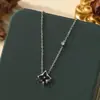 Pulsera de Acero de Titanio Cuatro Hojas que No se Desvanece Lujo Ligero Versátil Moda Personalidad Celebridad de Internet Concha Cinco Flores Joyería 18K Venta al por Mayor