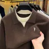 Suéter de alta calidad para hombre con diseño de dos piezas falsas, cuello redondo, bloques de color y tacto similar a la lana, tejido grueso para hombre
