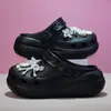 Zapatos de Perlas Exquisitas con Agujeros, Base Cóncava Súper Calientes, Masa de Hojaldre, Moda para Mujer, Nueva Llegada de Verano, Ropa de Exterior, Sandalias de Punta Cerrada con Suela Gruesa de Celebridad de Internet